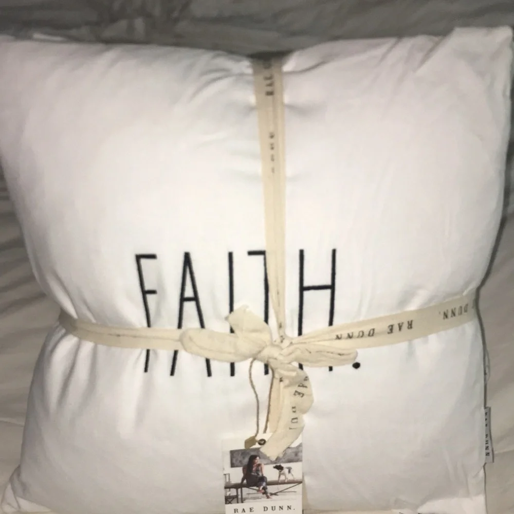 Rae Dunn pillow 2 pack feathers - Picture 2 of 4